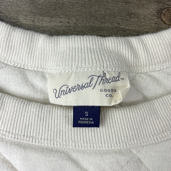 Universal Thread Women’s Cream Quilted Pullover Sweatshirt, size small - Picture 2 of 9